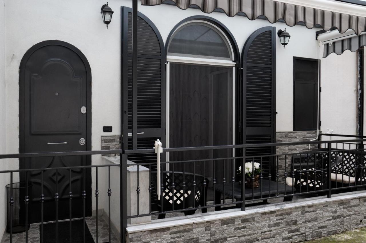 Casa Vacanze Sannazzaro 70 Napoli Exterior foto